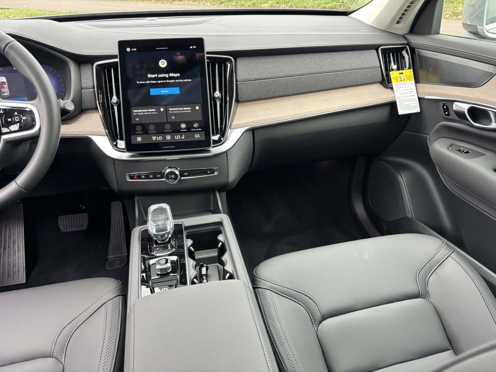 New 2026 Volvo XC90 B6 Plus w/ Protection Package Premier image 31