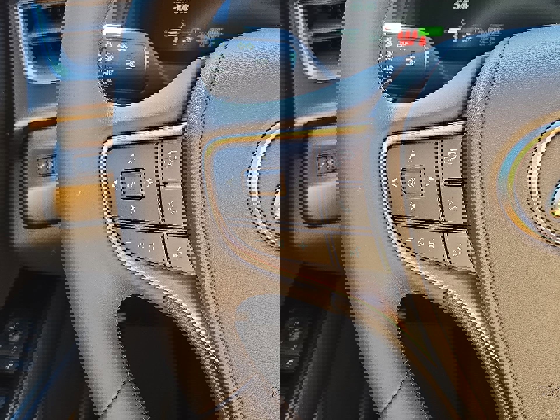 New 2025 Lexus UX 300h FWD image 21