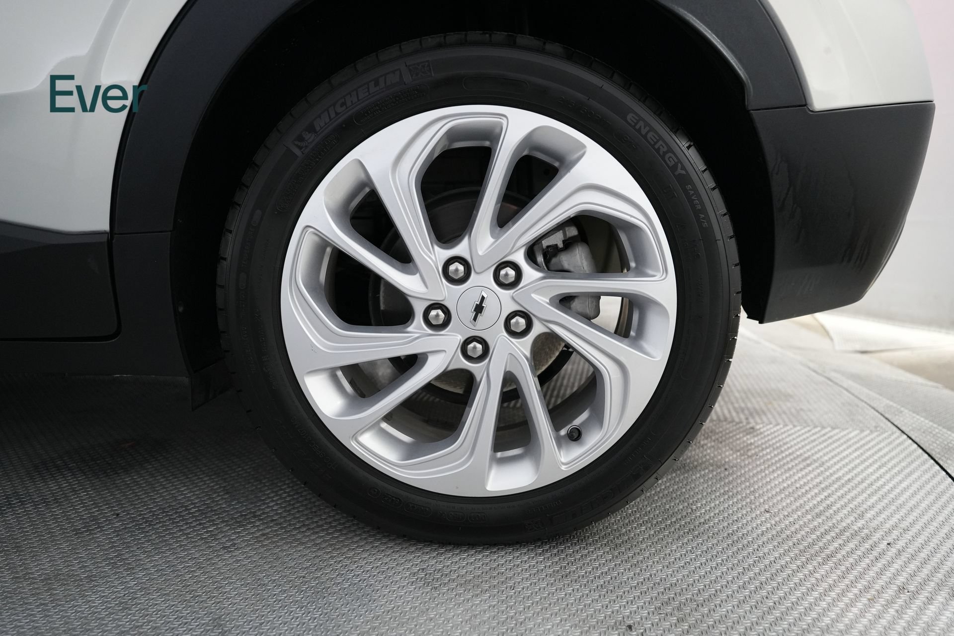 Used 2022 Chevrolet Bolt EUV LT w/ Comfort Package FWD image 8