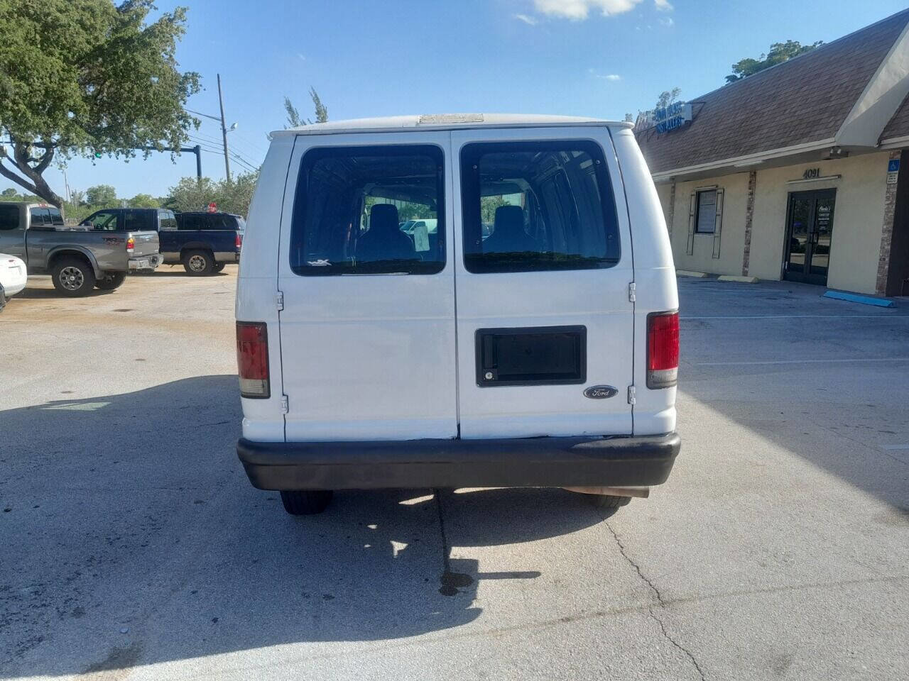 Used 2012 Ford E-250 and Econoline 250 w/ PWR Group image 5