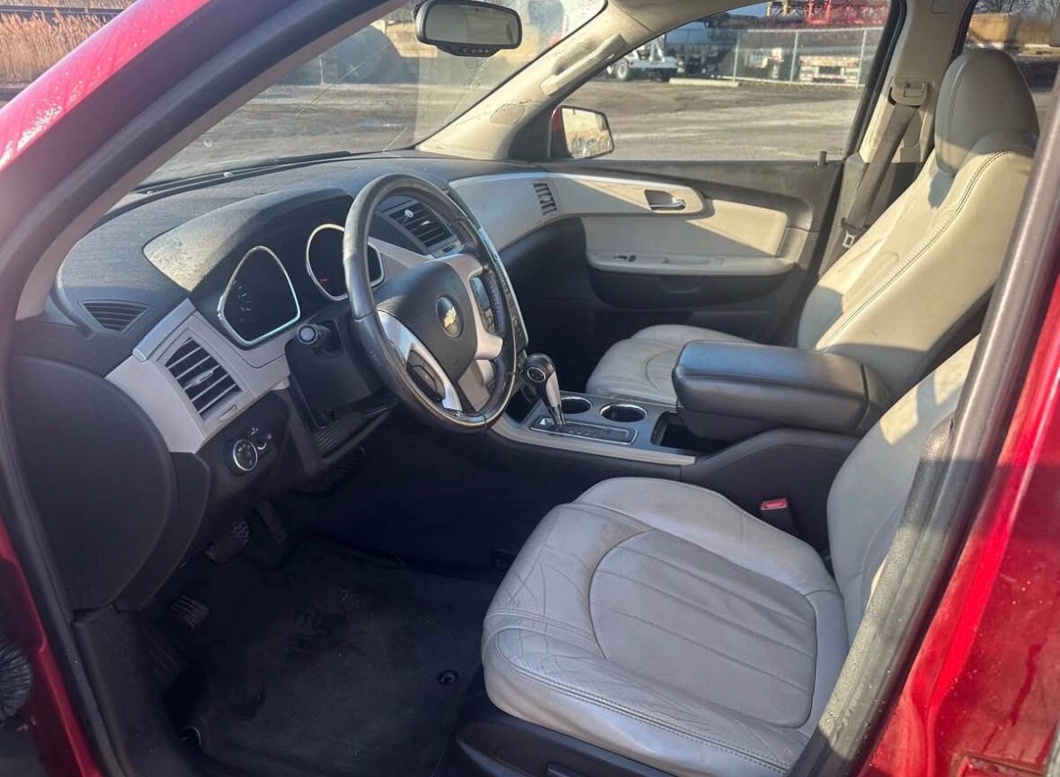 Used 2010 Chevrolet Traverse LTZ AWD/4WD image 14