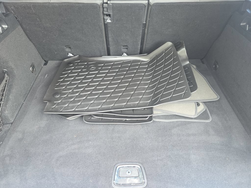 Used 2022 Mercedes-Benz GLC 300 4MATIC w/ AMG Line image 14