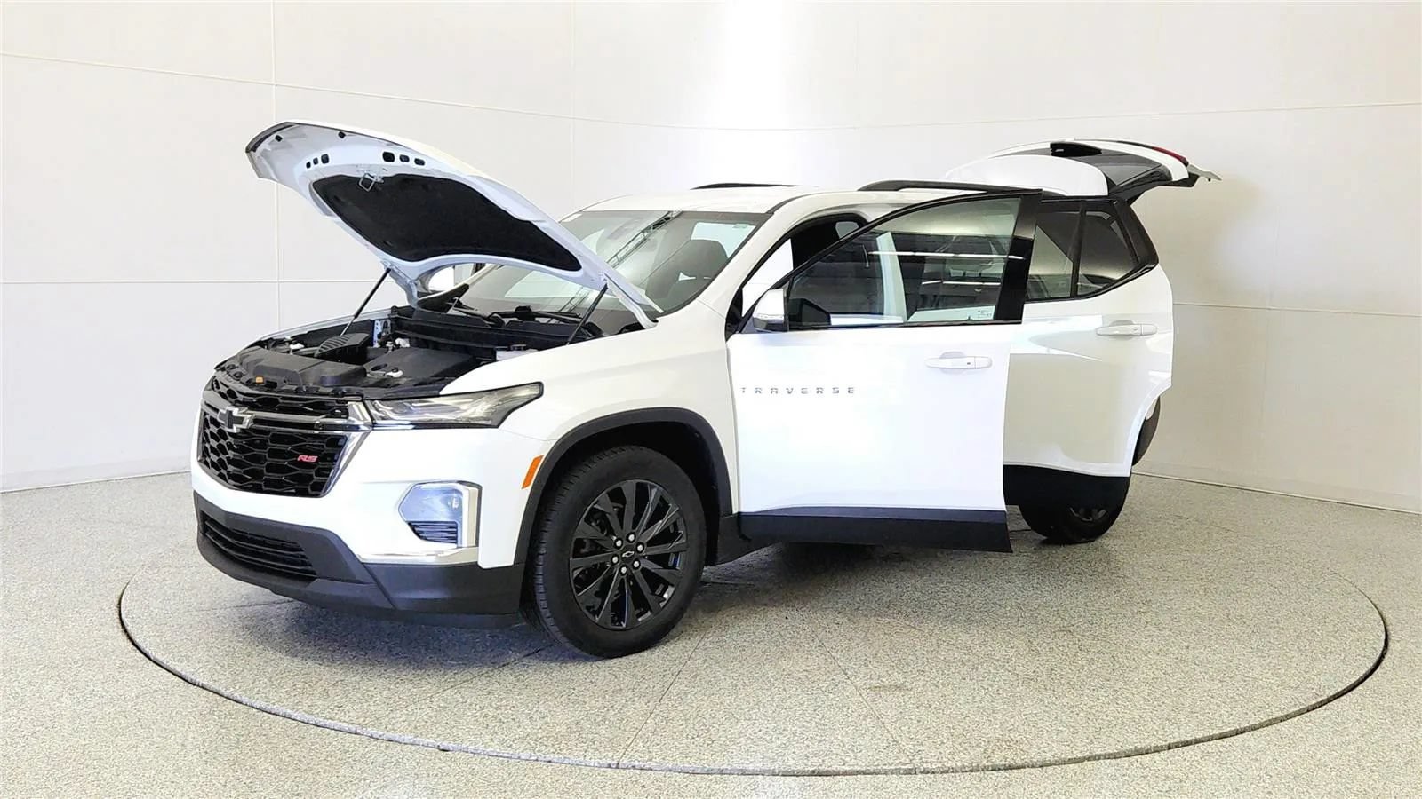 Used 2023 Chevrolet Traverse RS FWD image 10