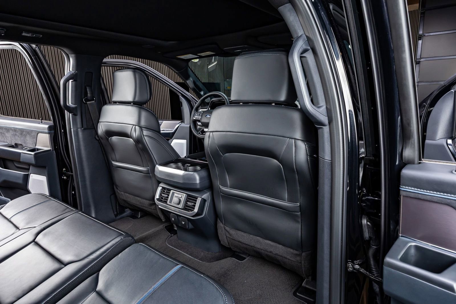 Used 2025 Ford F150 Platinum w/ Equipment Group 702A High image 32