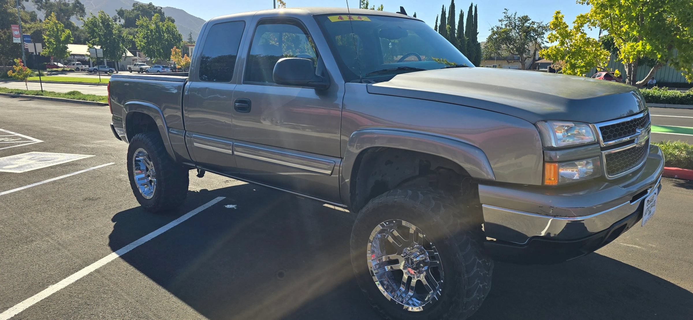 Used 2006 Chevrolet Silverado 1500 LT w/ Light Duty Power Package AWD/4WD image 7
