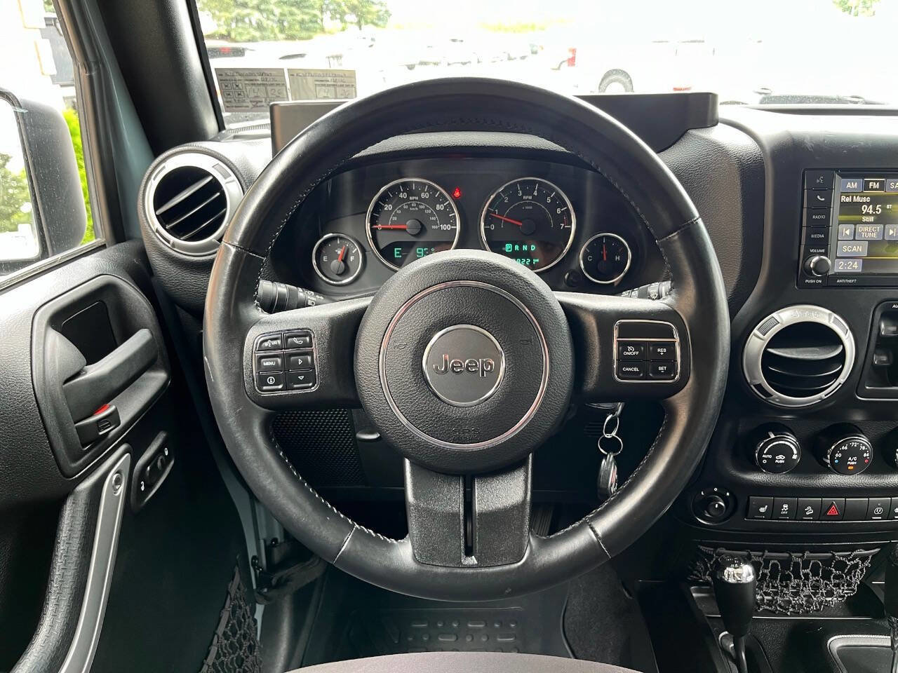 Used 2015 Jeep Wrangler Unlimited Rubicon w/ Dual Top Group image 13