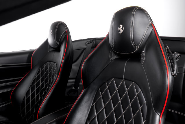 Used 2015 Ferrari California T RWD image 22