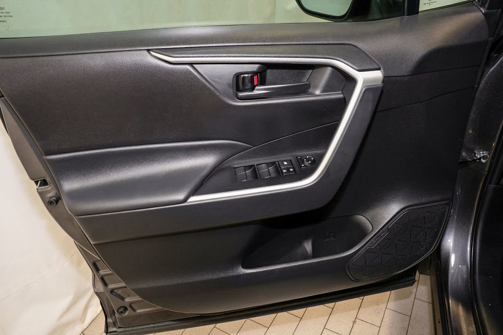 Used 2024 Toyota RAV4 LE image 10