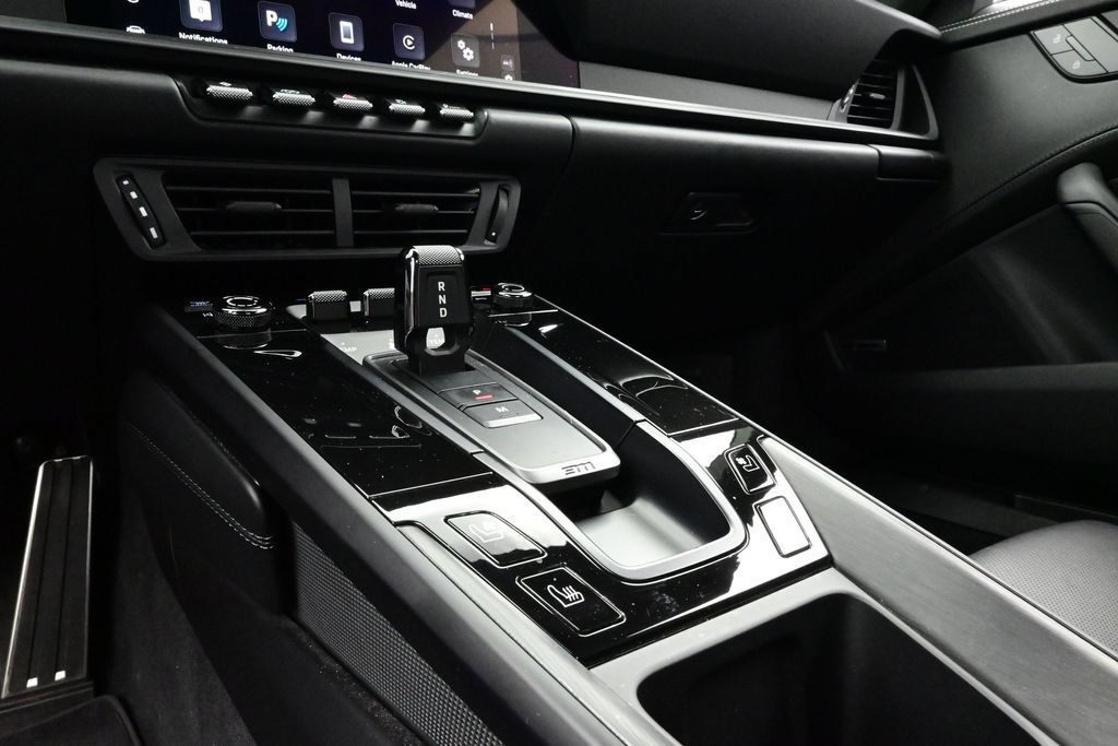 Certified 2025 Porsche 911 Carrera GTS RWD image 11