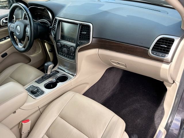 Used 2017 Jeep Grand Cherokee Limited w/ Jeep Active Safety Group image 30