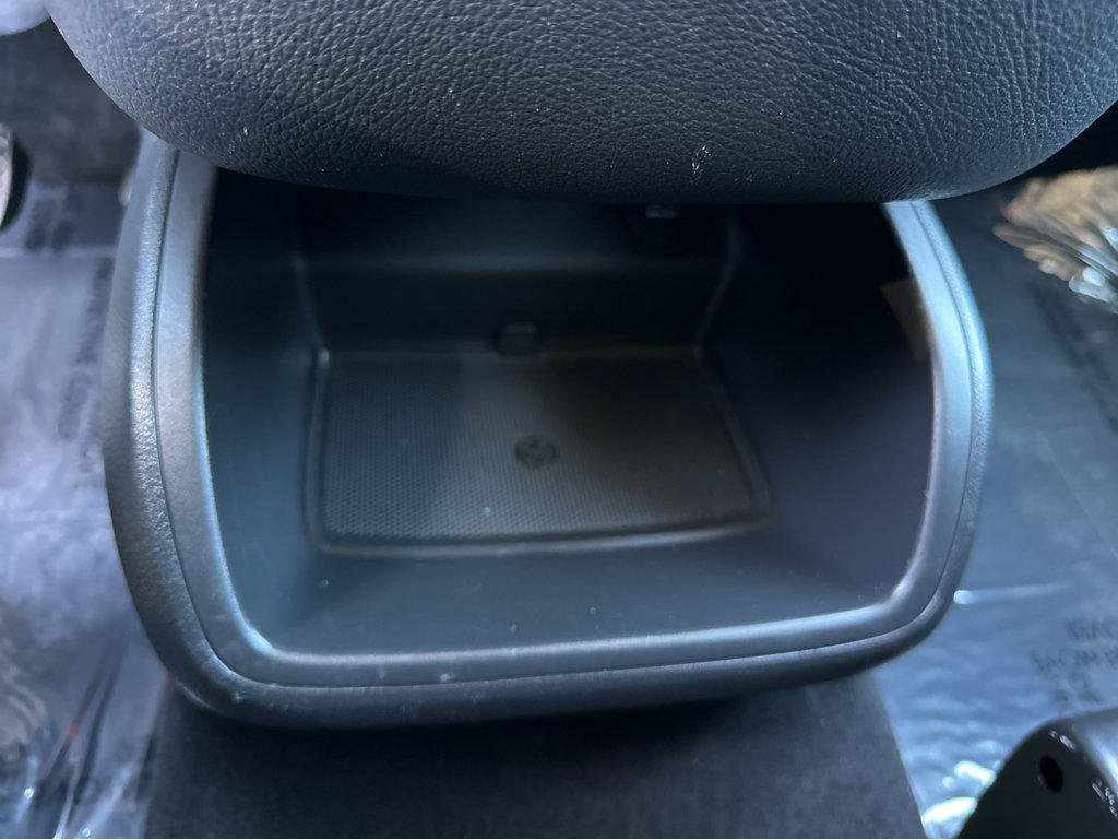 Used 2016 Mercedes-Benz Metris Passenger image 26