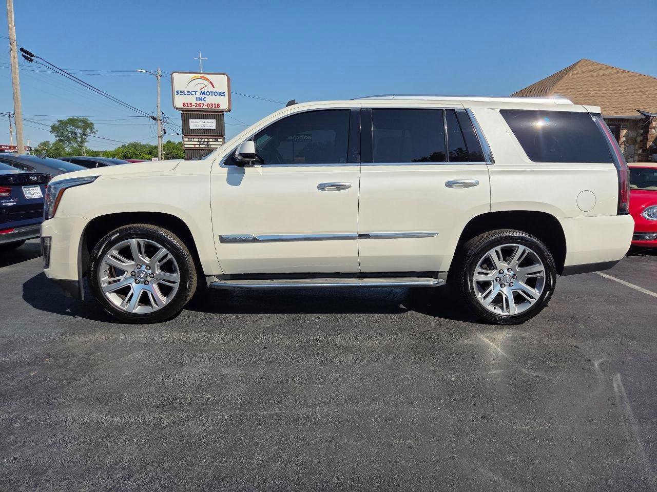 Used 2015 Cadillac Escalade Luxury RWD image 3