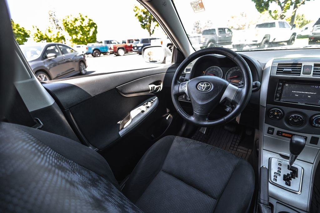 Used 2010 Toyota Corolla LE FWD image 18