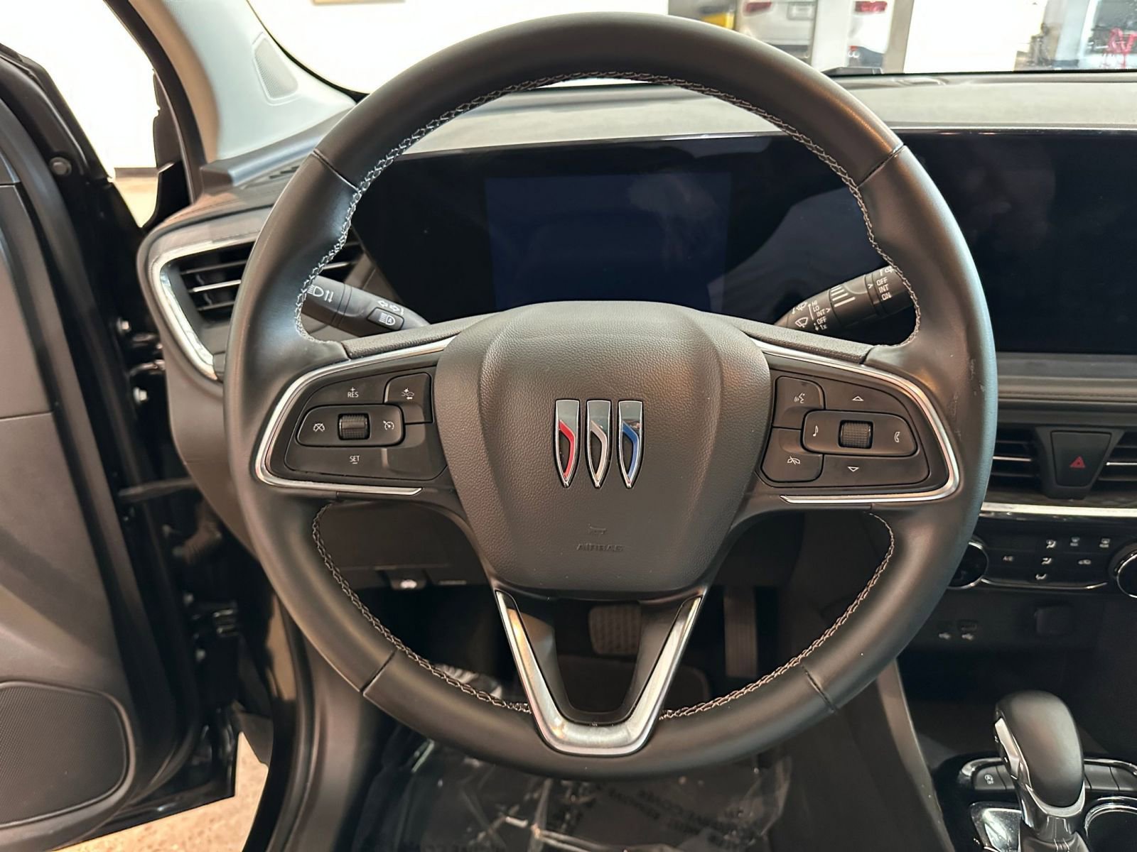 Used 2025 Buick Encore GX Preferred FWD image 27