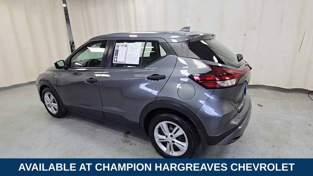 Used 2022 Nissan Kicks S FWD image 7