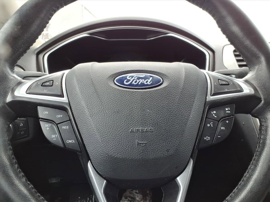 Used 2017 Ford Fusion SE w/ Equipment Group 201A image 21