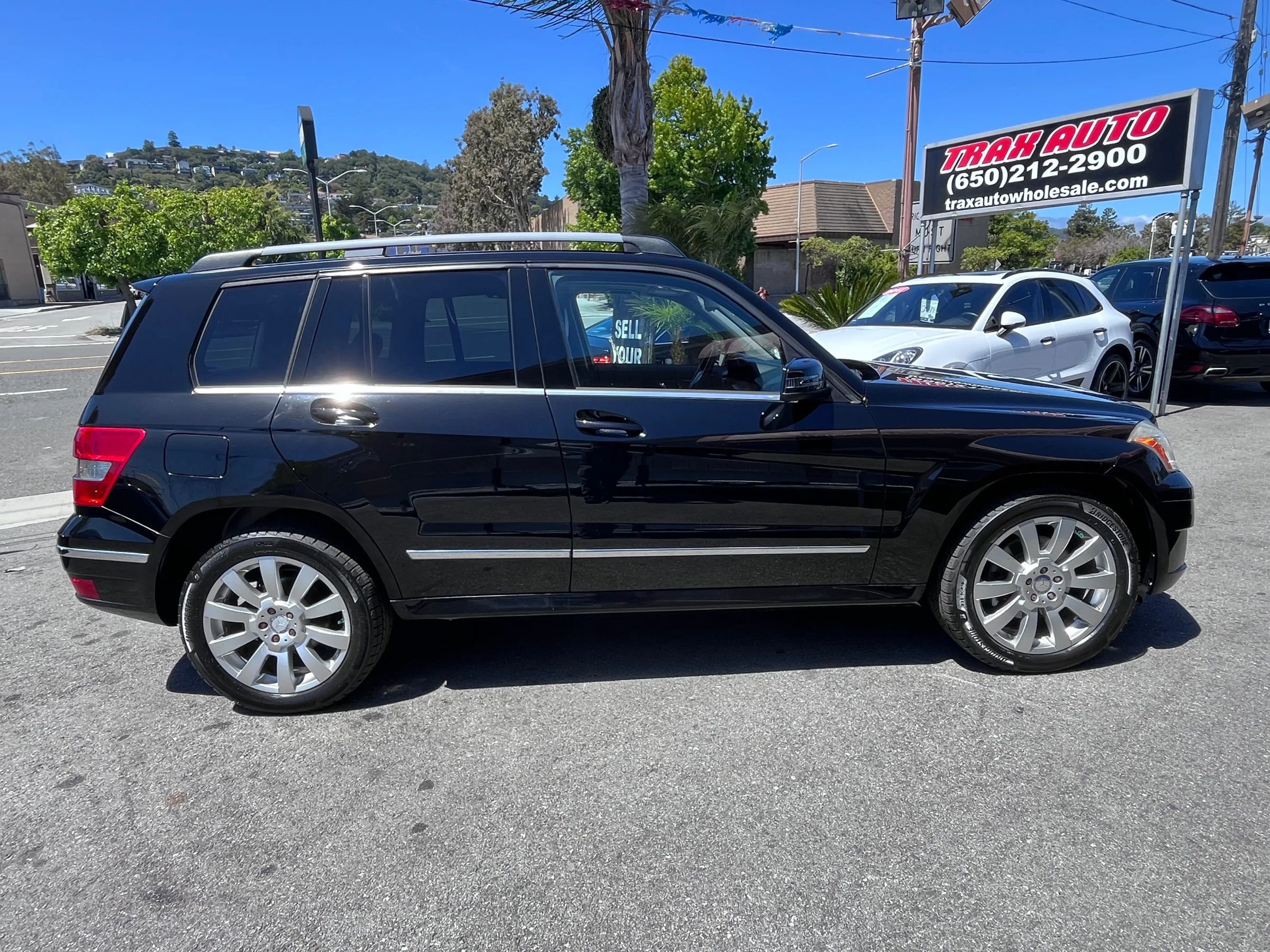 Used 2011 Mercedes-Benz GLK 350 4MATIC image 7