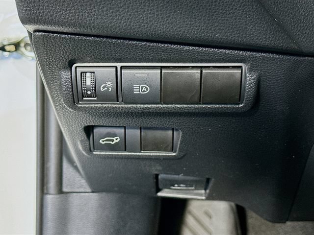 Certified 2023 Toyota Corolla Cross XLE w/ Convenience Package FWD image 11