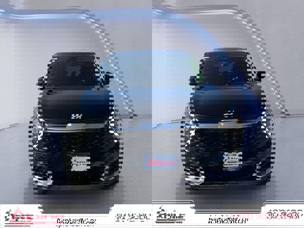 Used 2024 Kia Sportage LX image 8