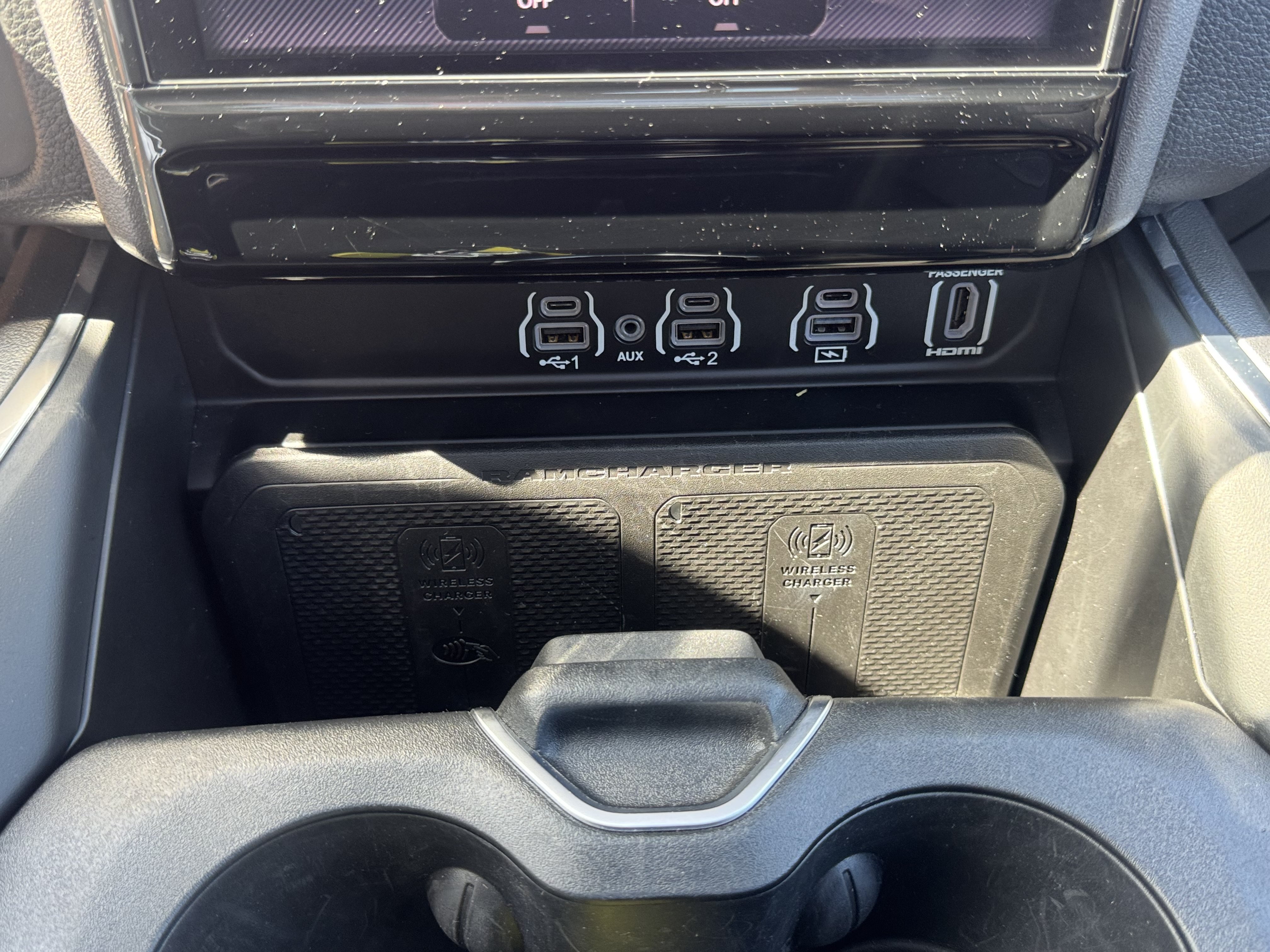 Used 2025 RAM 1500 Laramie AWD/4WD image 33