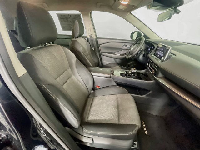 Used 2026 Nissan Rogue SV FWD image 27