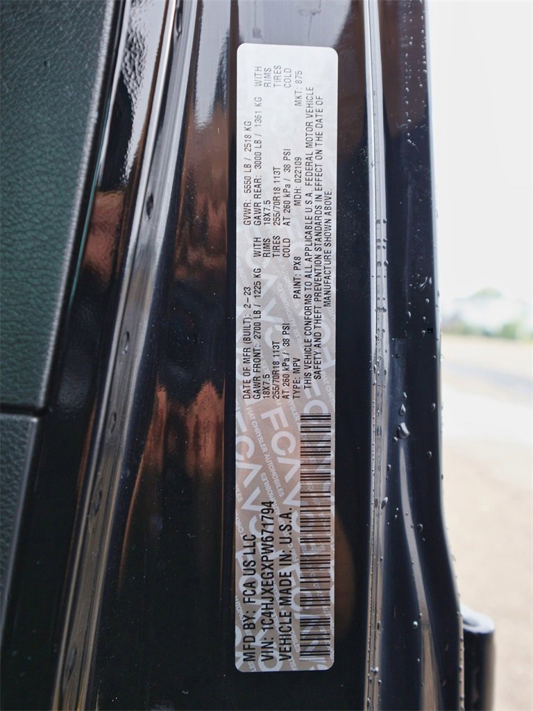 Used 2023 Jeep Wrangler Sahara image 29