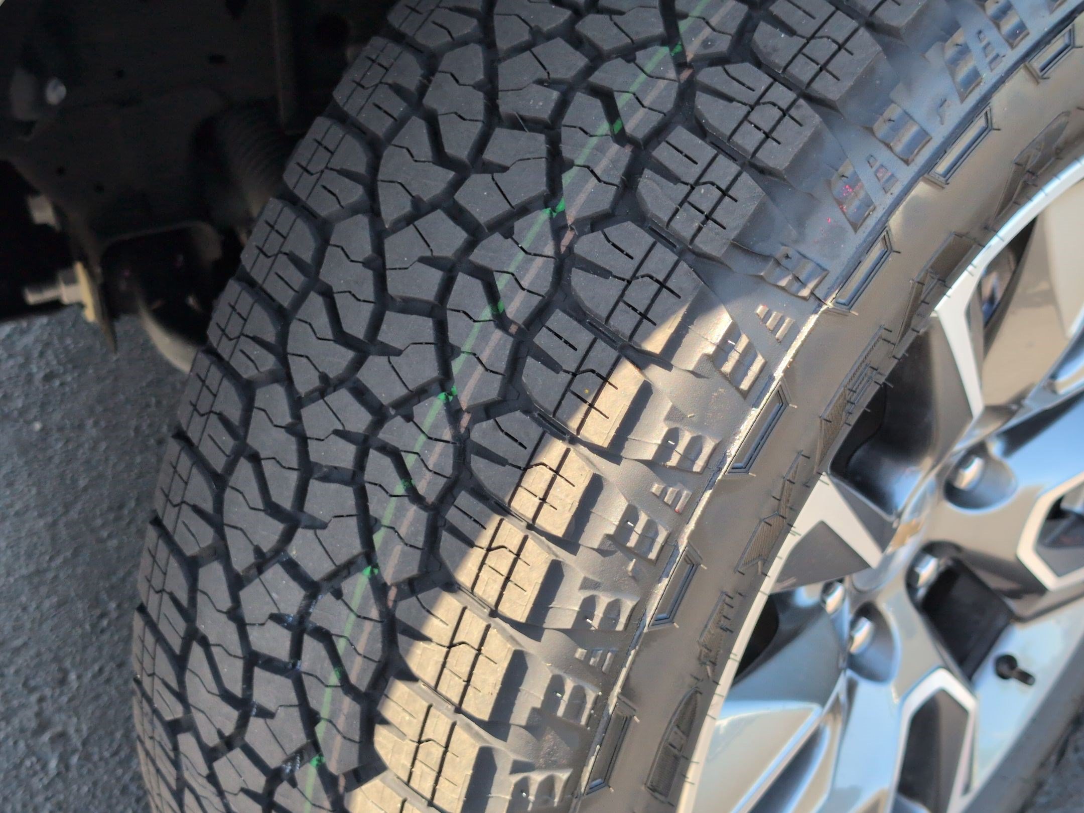 Used 2024 Chevrolet Silverado 1500 LT AWD/4WD image 12