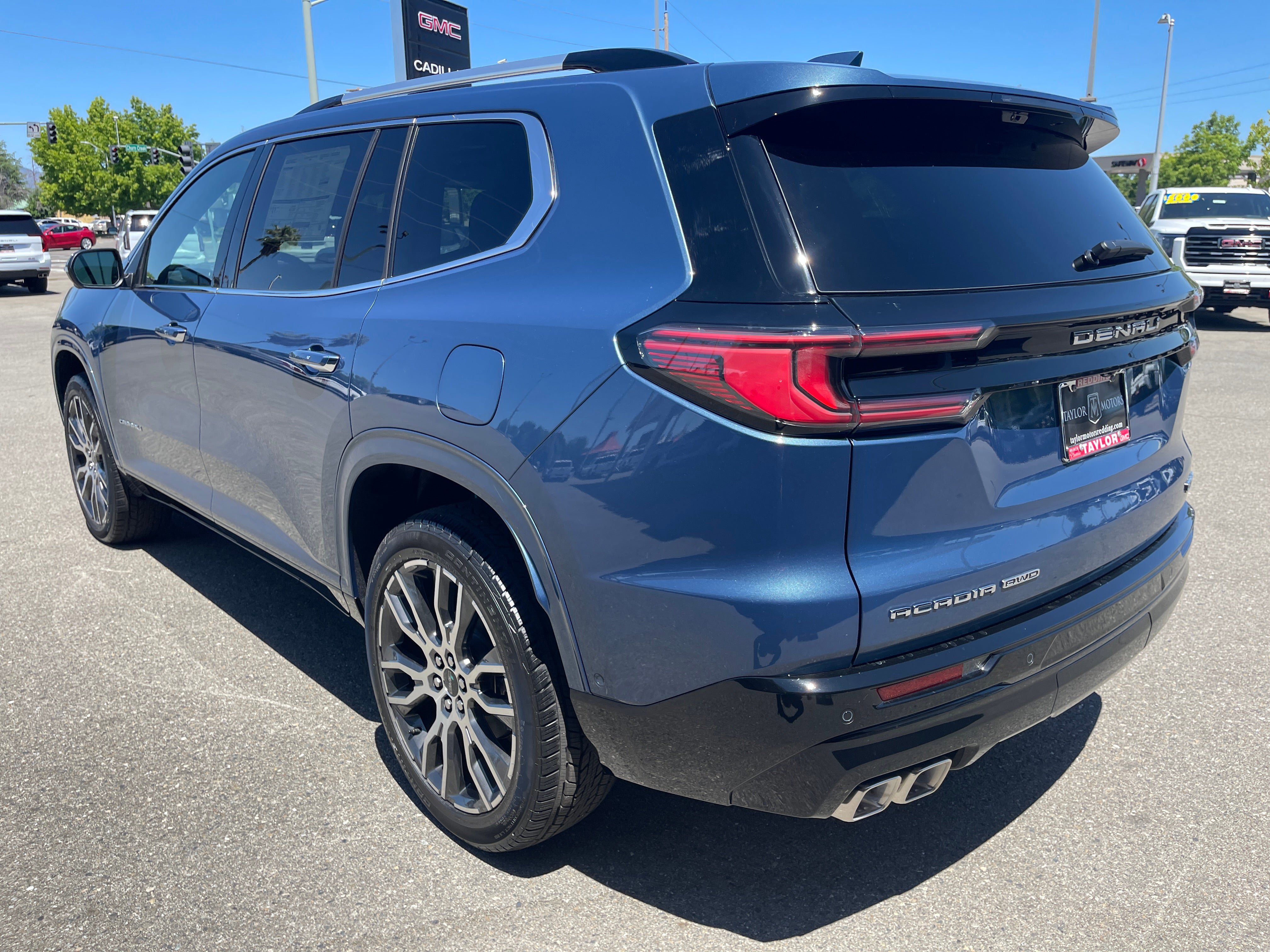 New 2026 GMC Acadia Denali Ultimate AWD/4WD image 7