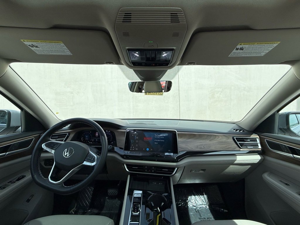Used 2025 Volkswagen Atlas SE image 6