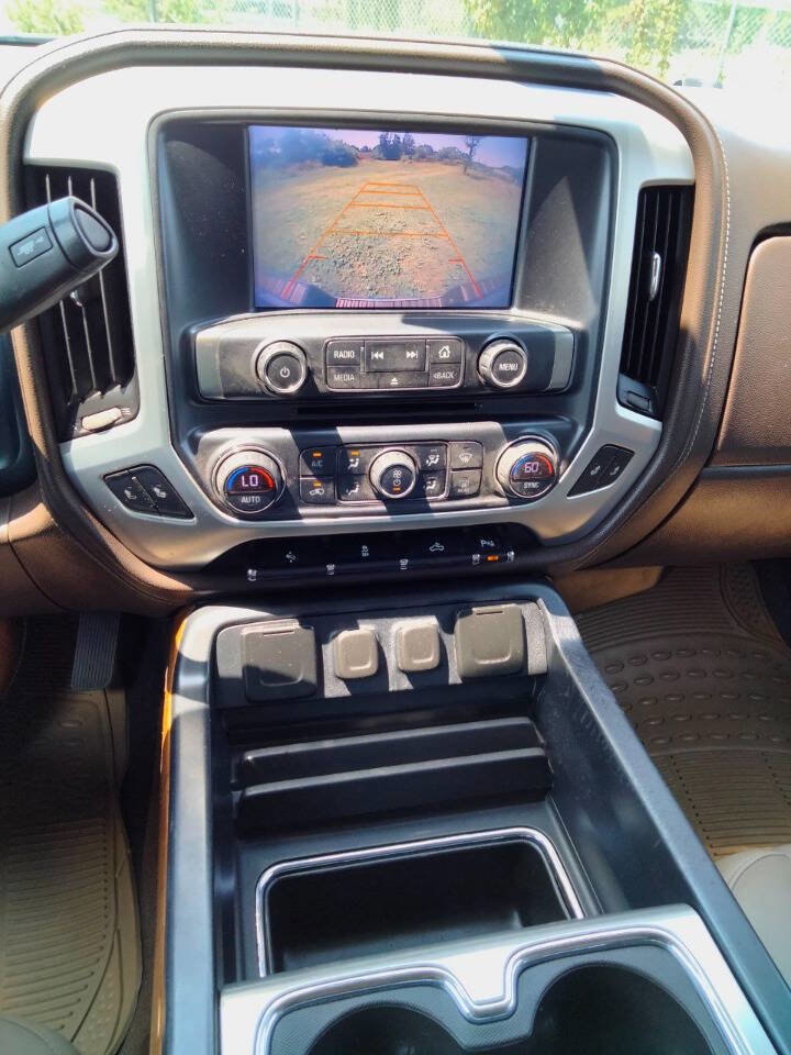 Used 2017 GMC Sierra 1500 SLT w/ SLT Premium Package image 18