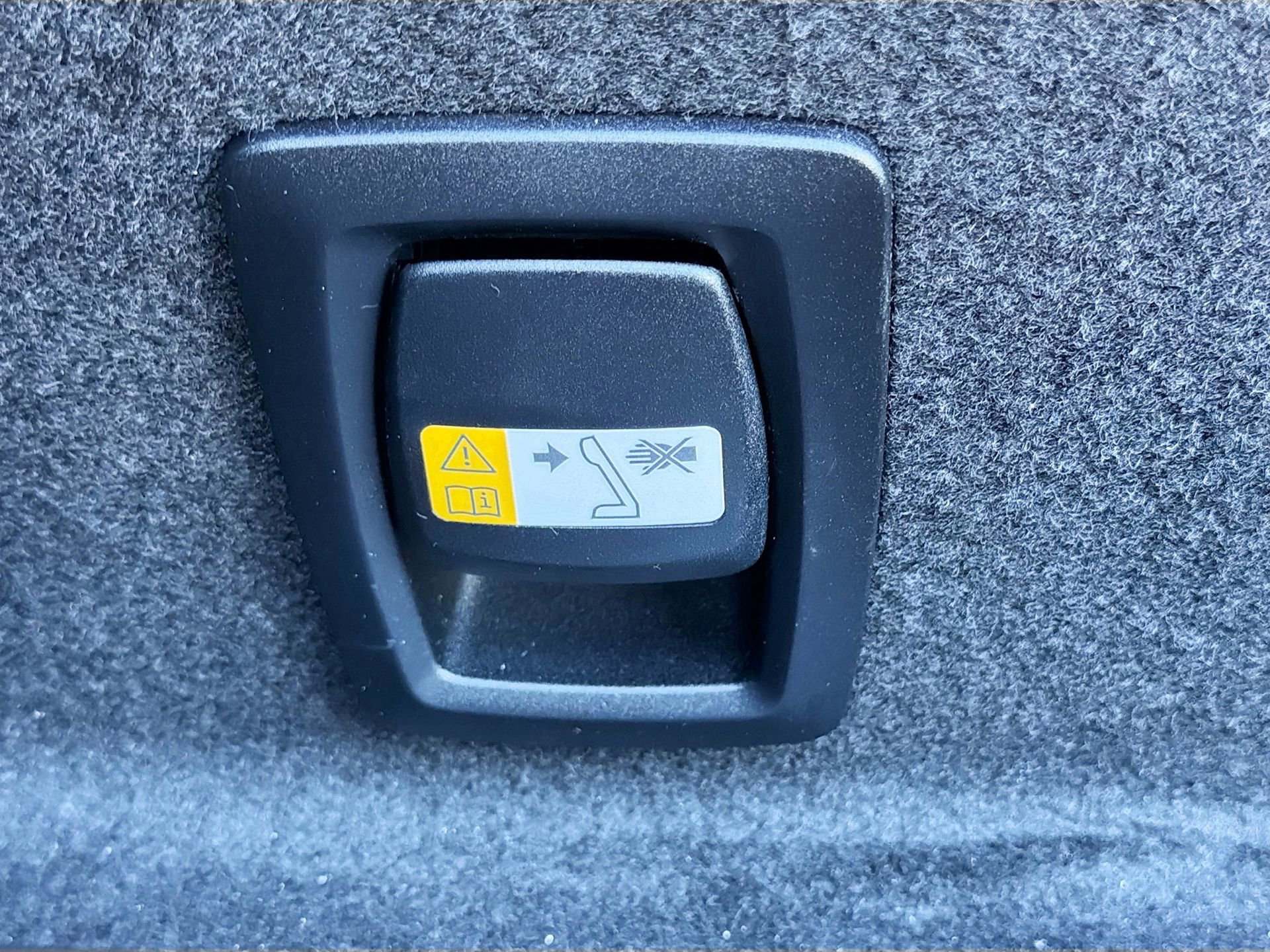 Used 2025 BMW M850i xDrive Convertible image 14