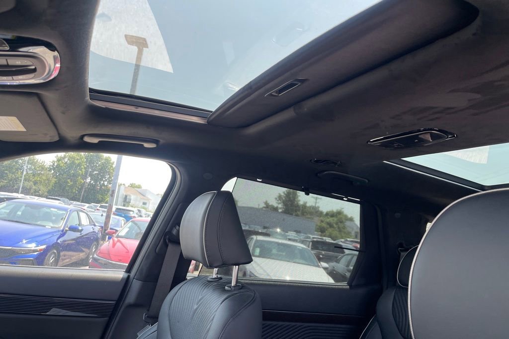 Used 2024 Hyundai Palisade Calligraphy image 4