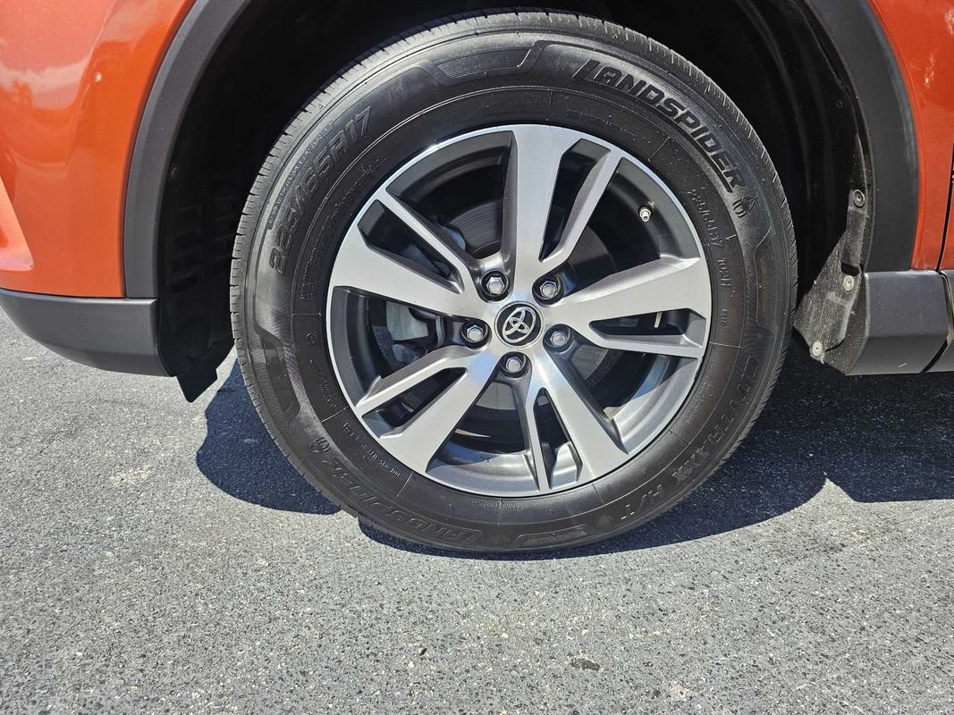 Used 2016 Toyota RAV4 XLE FWD image 5