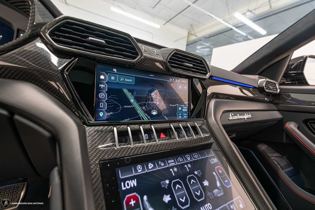 Used 2024 Lamborghini Urus S AWD/4WD image 45
