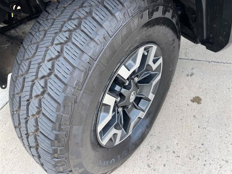 Used 2017 Toyota Tacoma TRD Off-Road w/ Tow Package (A/T) AWD/4WD image 25