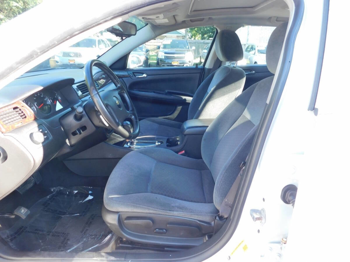 Used 2014 Chevrolet Impala LT w/ LT Sunroof Package image 6