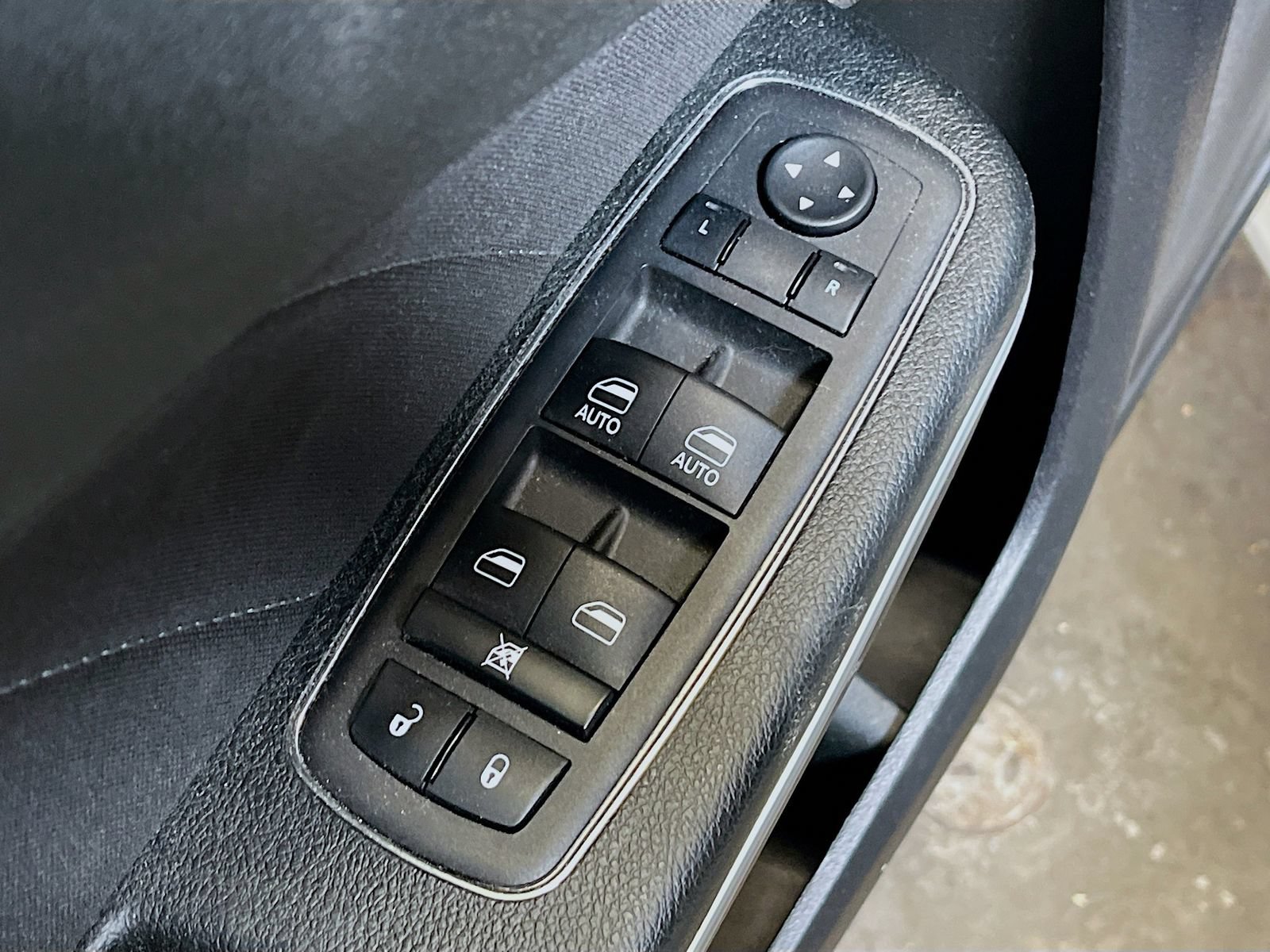 Used 2023 Dodge Charger SXT RWD image 17