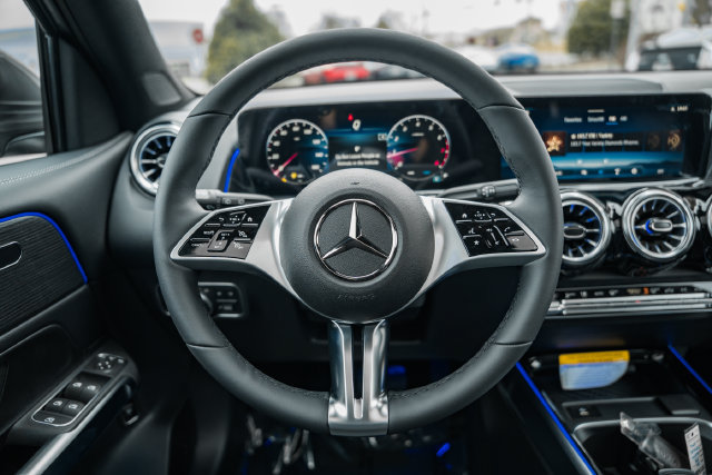 Used 2026 Mercedes-Benz GLB 250 4MATIC image 31