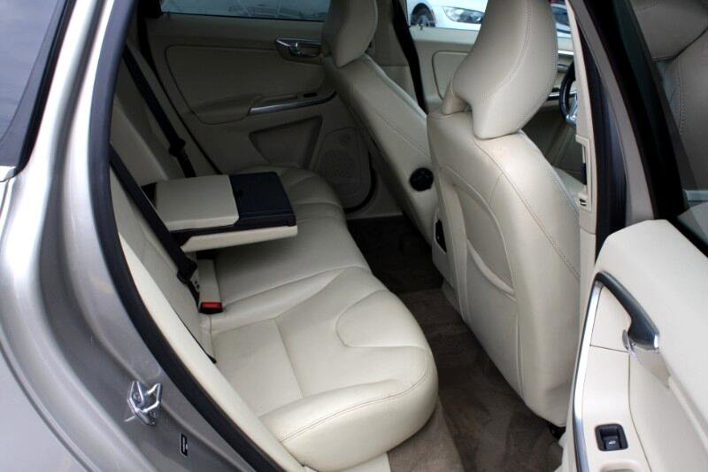 Used 2015 Volvo XC60 T6 w/ Protection Package image 15