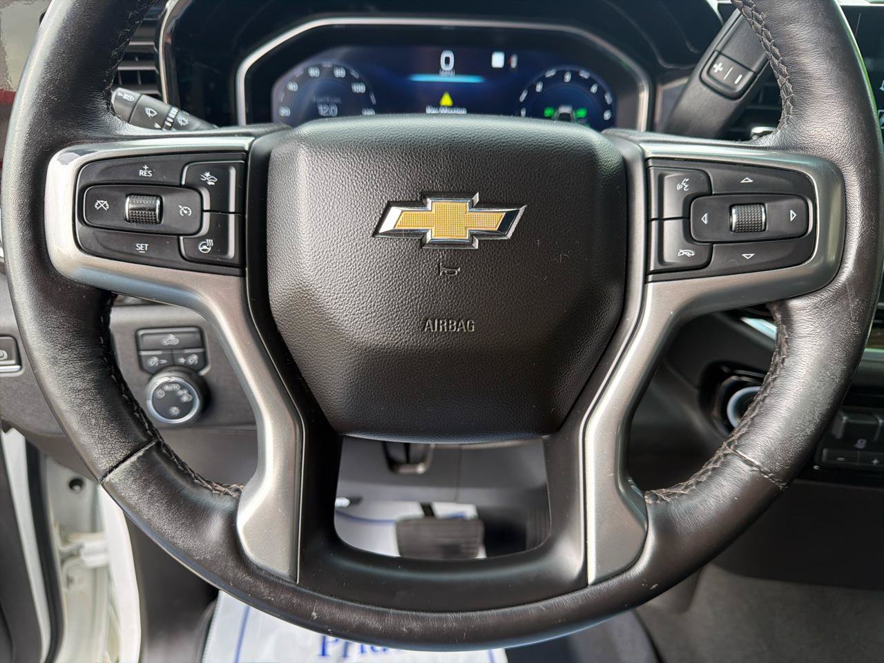Used 2022 Chevrolet Silverado 1500 LT AWD/4WD image 10