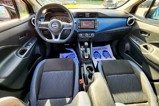 Used 2025 Nissan Versa SV FWD image 7