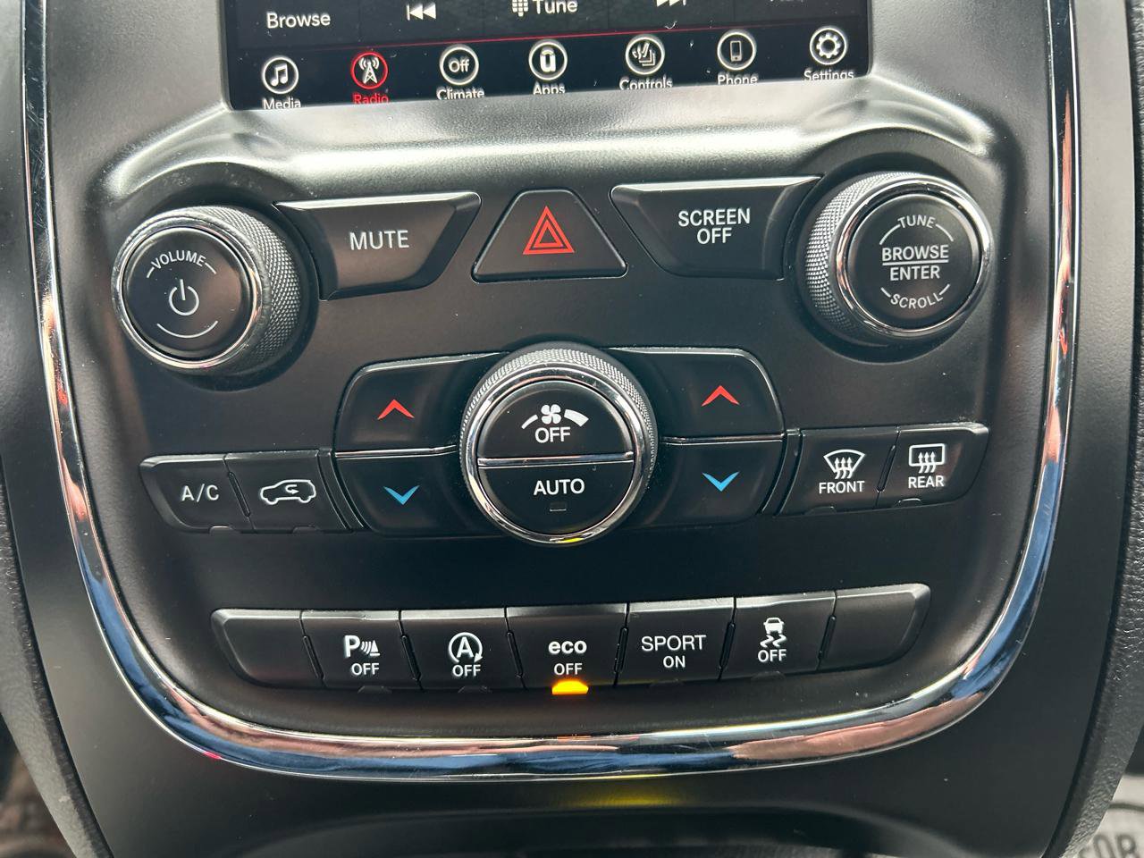 Used 2018 Dodge Durango SXT w/ Quick Order Package 2BB AWD/4WD image 16
