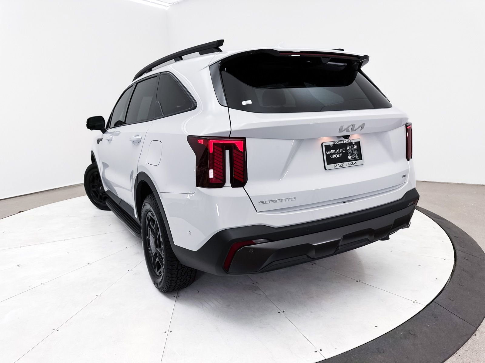 Certified 2024 Kia Sorento SX Prestige w/ Olive Brown Leather Package AWD/4WD image 10