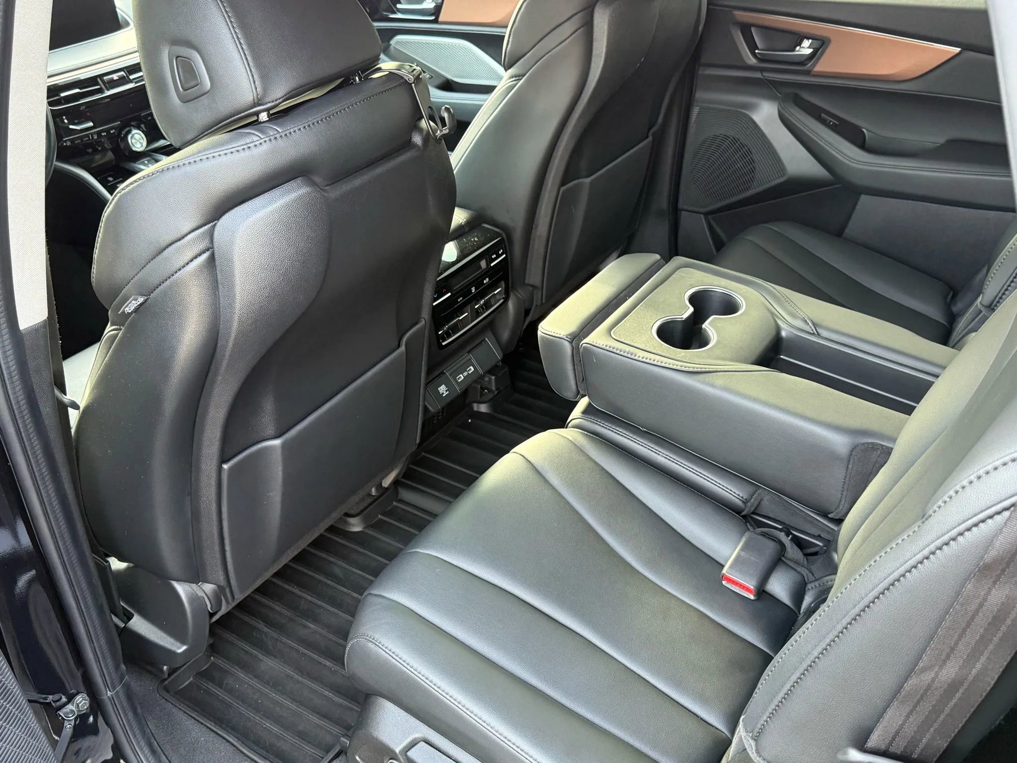 Used 2022 Acura MDX SH-AWD image 24