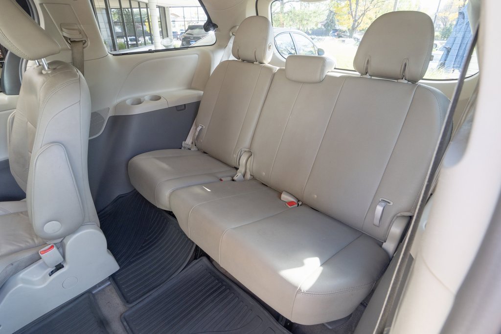 Used 2017 Toyota Sienna XLE Premium image 20