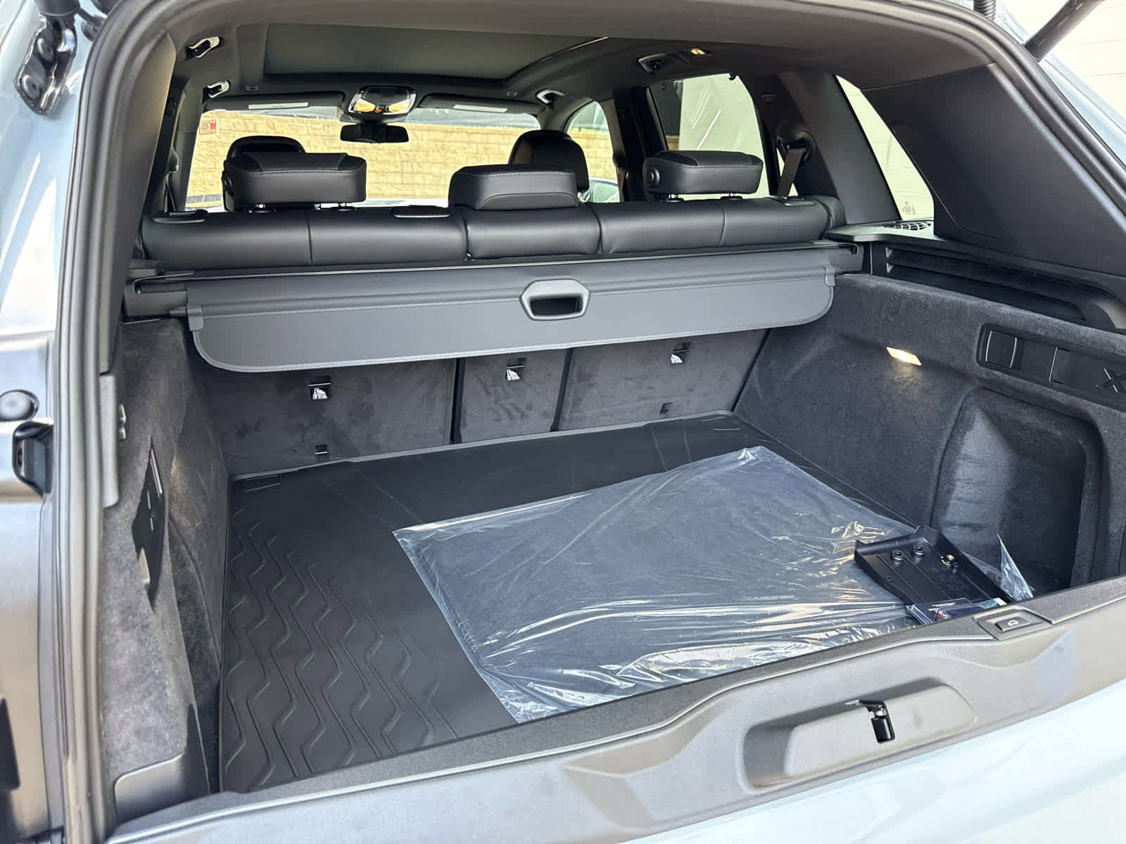 New 2026 BMW X5 M60i w/ Executive Package image 20