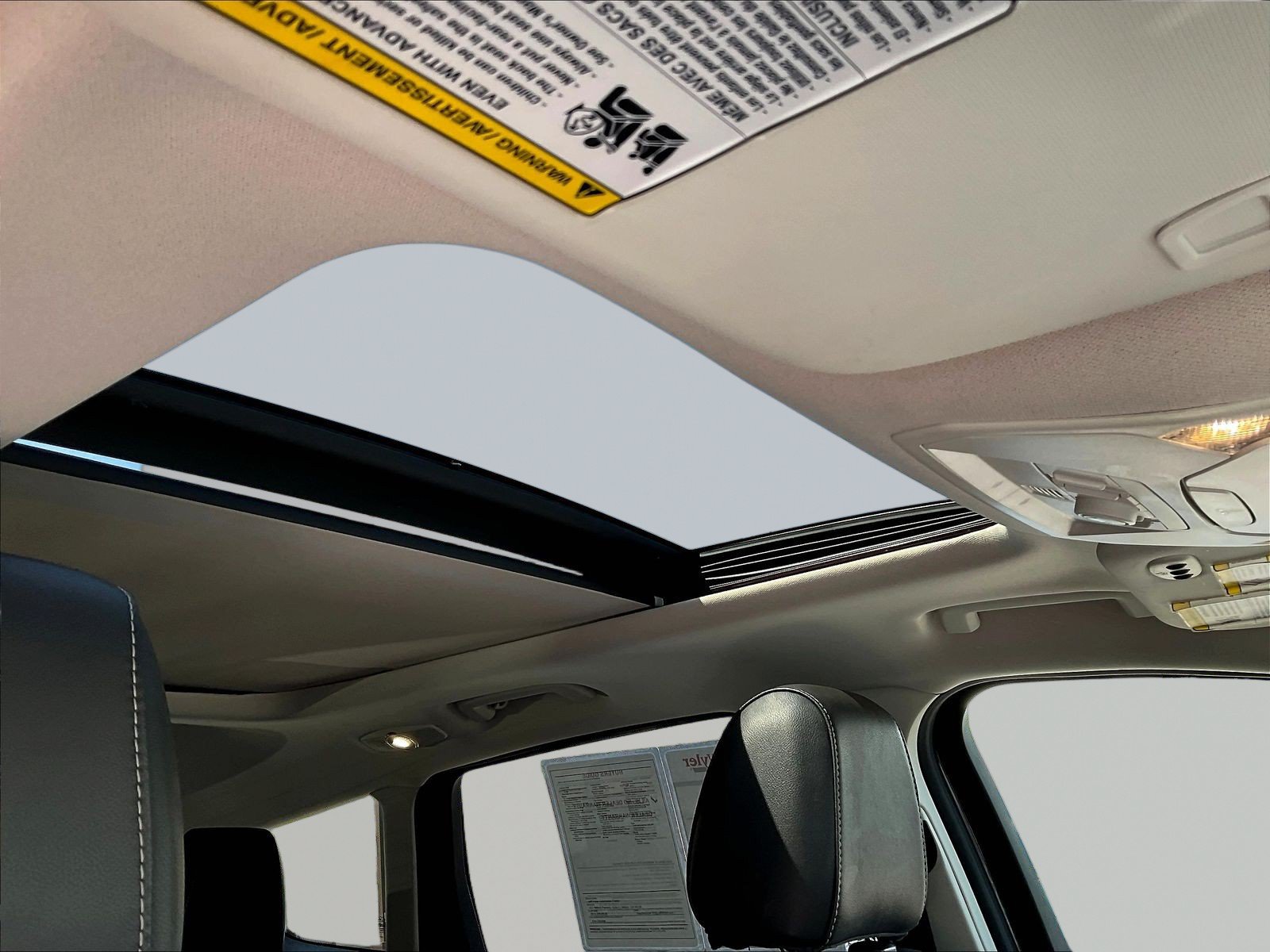 Used 2015 Ford Escape Titanium FWD image 27