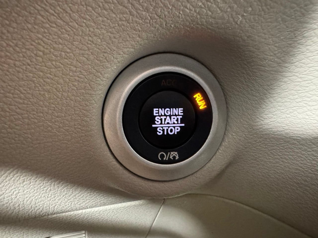 Used 2024 Chrysler Voyager LX FWD image 24