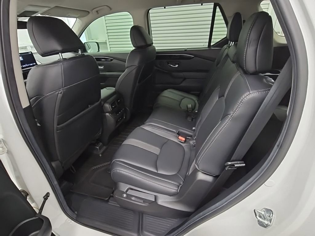 Used 2025 Honda Pilot EX-L image 30