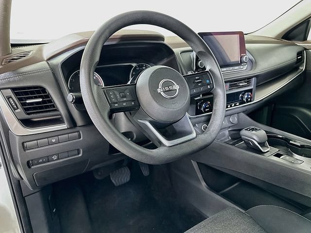 Used 2023 Nissan Rogue SV FWD image 9